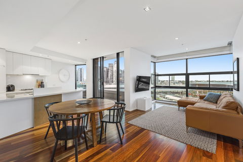 Melbourne Holiday Apartments Flinders Wharf - Accommodation Newcastle 5