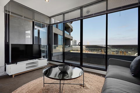 Melbourne Holiday Apartments Flinders Wharf - Accommodation Newcastle 2