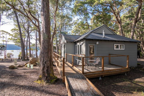 Lake St Clair Lodge - Accommodation Newcastle 0