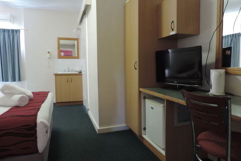 O'Shea's Royal Hotel - Accommodation Newcastle 3