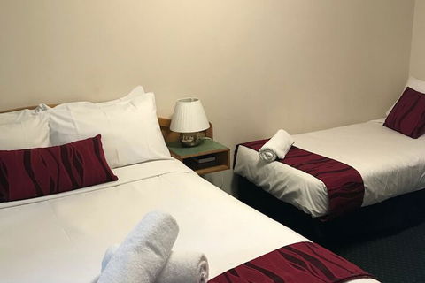 O'Shea's Royal Hotel - Accommodation Newcastle 7
