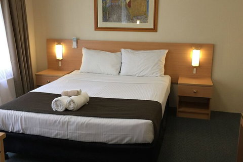 The Redleaf - Accommodation Newcastle 5