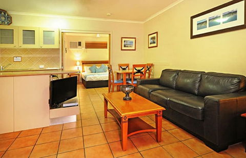 At Boathaven Bay Holiday Apartments - Accommodation Newcastle 4