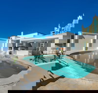 Golden Gate - Q Stay - Accommodation Newcastle