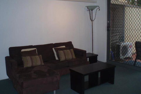 Coolamon Apartments - Accommodation Newcastle 7