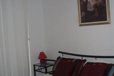 Coolamon Apartments - Accommodation Newcastle 4