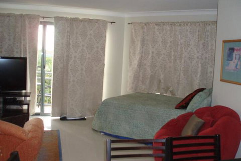 Coolamon Apartments - Accommodation Newcastle 3