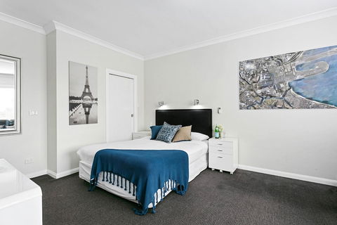 Airport Hotel Sydney - Accommodation Newcastle 0