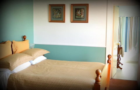 Meredith House - Accommodation Newcastle 5