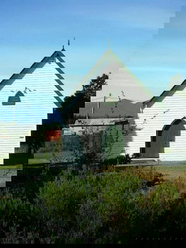 Meredith House - Accommodation Newcastle 3