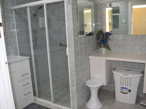 Squatters Cottage - Accommodation Newcastle 5
