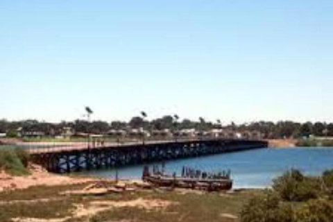 Sunset Retreat - Accommodation Newcastle 4