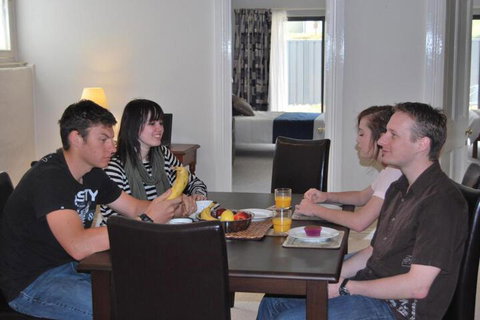 Brayfield Cottage - Accommodation Newcastle 4