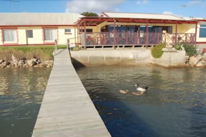 Meningie West SA Accommodation Newcastle