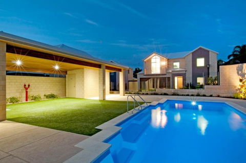Serenity On The Terrace - Accommodation Newcastle 5