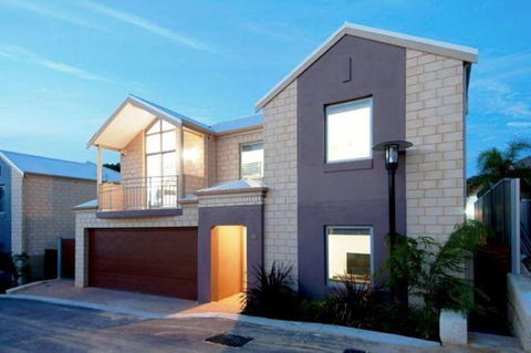 Serenity On The Terrace - Accommodation Newcastle 2