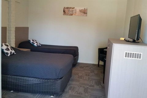Foreshore Motel - Accommodation Newcastle 5