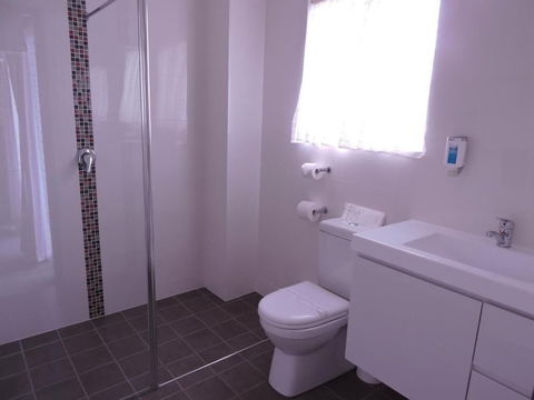 Acacia Snowy Motel - Accommodation Newcastle 4