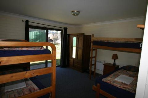 Alpha Centauri 8 Budget Jindabyne Holiday Apartment - Accommodation Newcastle 4