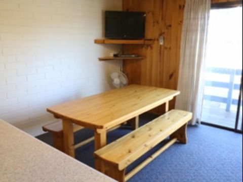 Alpha Centauri 8 Budget Jindabyne Holiday Apartment - Accommodation Newcastle 5
