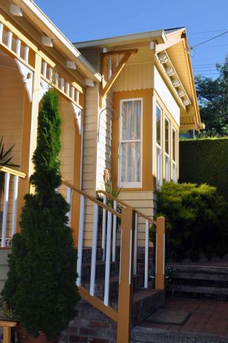 Belton Apartments - Accommodation Newcastle 2