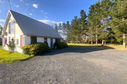 Alexanders' Of Richmond - Accommodation Newcastle 4