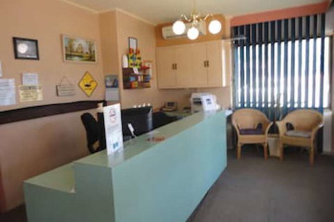 Cobb Inlander Motel - Accommodation Newcastle 3