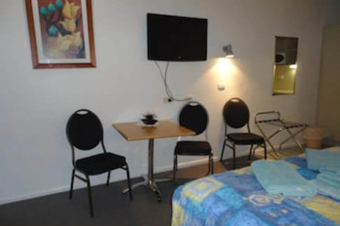 Cobb Inlander Motel - Accommodation Newcastle 4