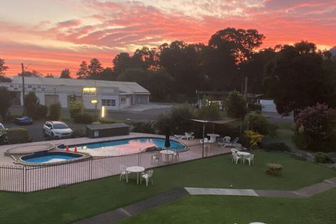 Bucketts Way Motel And Restaurant - Accommodation Newcastle 6