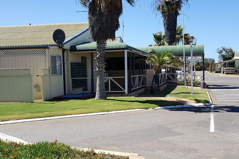 Sunset Beach Holiday Park - Accommodation Newcastle 5
