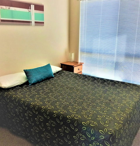 Emerald Motel Apartments - Accommodation Newcastle 2