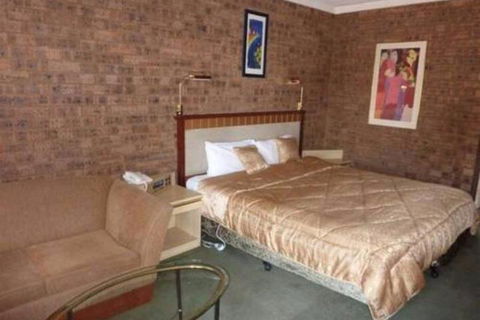 Countryman Motor Inn - Accommodation Newcastle 4