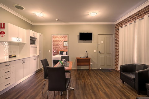 Akuna Motor Inn And Apartments - Accommodation Newcastle 6