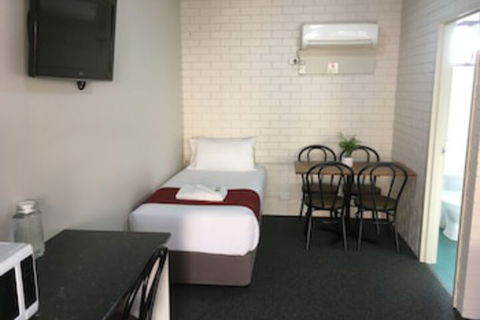 Atlas Motel - Accommodation Newcastle 0