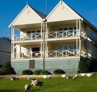 Lakeside Suites 1 - Accommodation Newcastle
