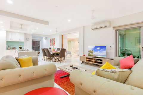 Beachlife Holiday Apartments - Accommodation Newcastle 6