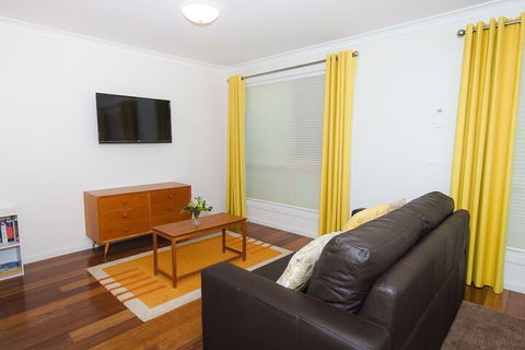 One Of A Kind Apartments - Accommodation Newcastle 6