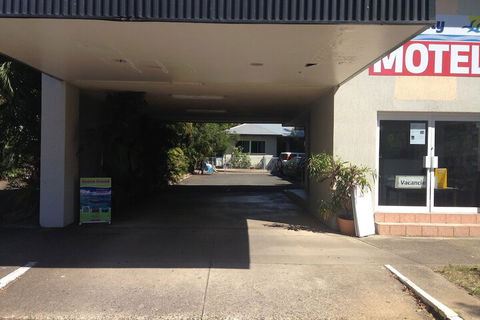 Cairns City Motel - Accommodation Newcastle 2