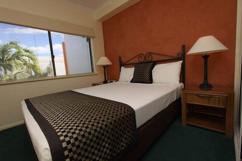 Mid City Luxury Suites - Accommodation Newcastle 2