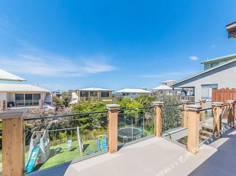 Smiths Beach Paradise - Accommodation Newcastle 5