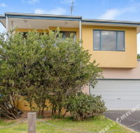Fabulous Townhouse at the Famous Smiths Beach - Accommodation Newcastle