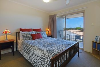 Pacific Royale Holiday Apartment 313 - Accommodation Newcastle 6