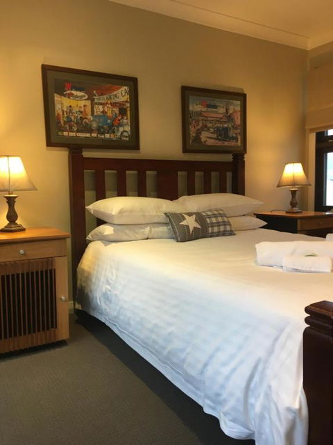 Rowley House - Accommodation Newcastle 5