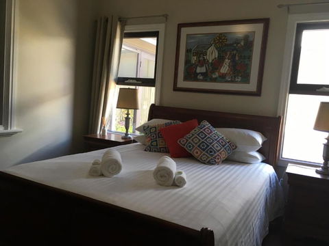 Rowley House - Accommodation Newcastle 2