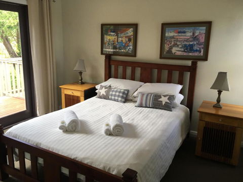 Rowley House - Accommodation Newcastle 4