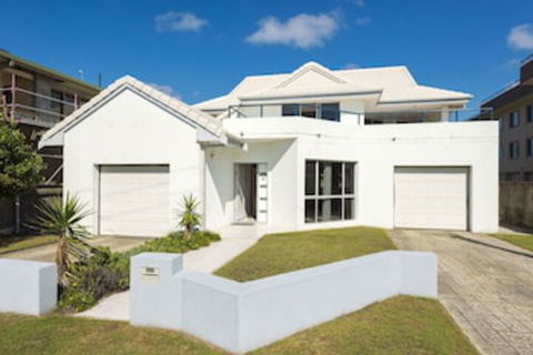 Serendipity - Accommodation Newcastle 0