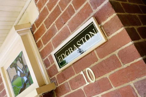 Rosanna Mansion - Accommodation Newcastle 1