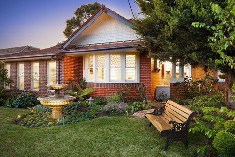 Rosanna Mansion - Accommodation Newcastle 0