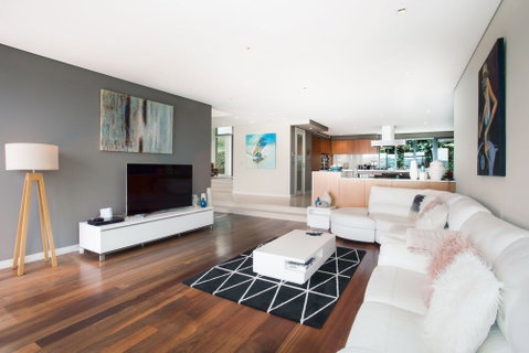 Luxurious Waterfront (ifr698) - Accommodation Newcastle 4
