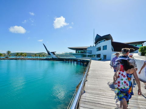 Yacht Club Villa 33-Serenity-Ocean Views With Golf Buggy - Accommodation Newcastle 6